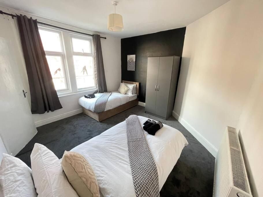 30 Percent Off Weekly Stays - 6 Bedroom House - 11 Beds ブラックプール エクステリア 写真