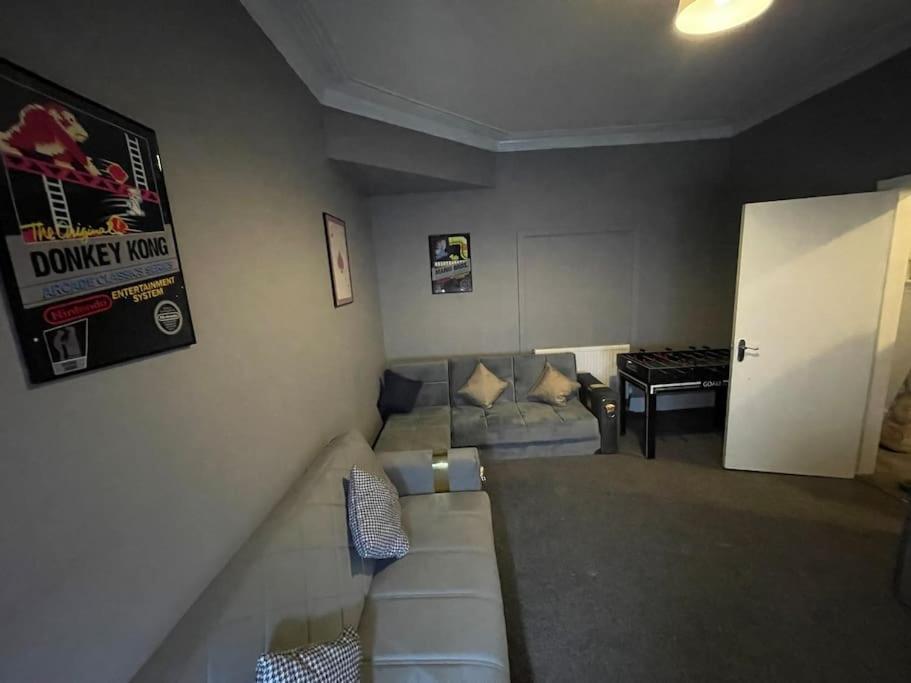 30 Percent Off Weekly Stays - 6 Bedroom House - 11 Beds ブラックプール エクステリア 写真