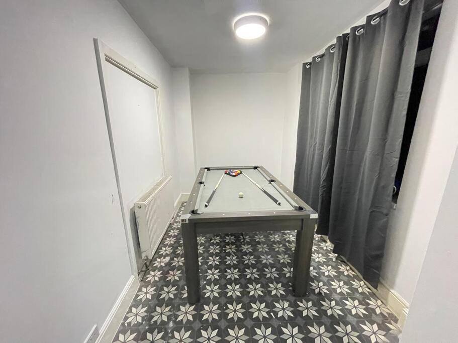 30 Percent Off Weekly Stays - 6 Bedroom House - 11 Beds ブラックプール エクステリア 写真