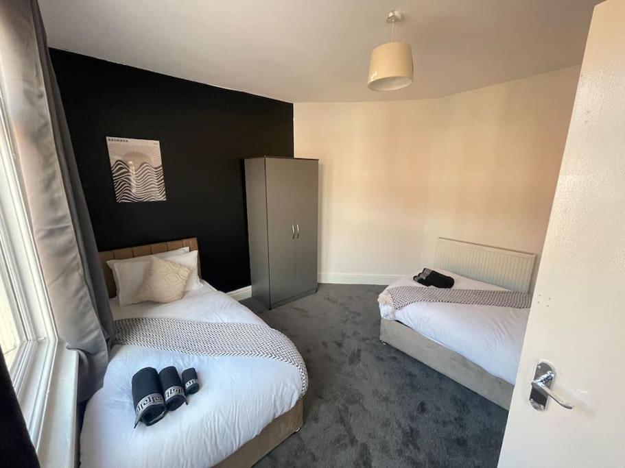 30 Percent Off Weekly Stays - 6 Bedroom House - 11 Beds ブラックプール エクステリア 写真