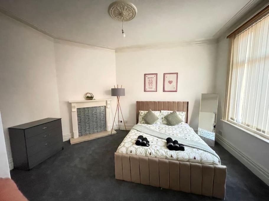 30 Percent Off Weekly Stays - 6 Bedroom House - 11 Beds ブラックプール エクステリア 写真