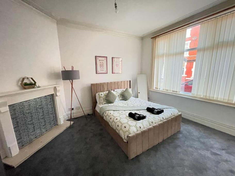 30 Percent Off Weekly Stays - 6 Bedroom House - 11 Beds ブラックプール エクステリア 写真