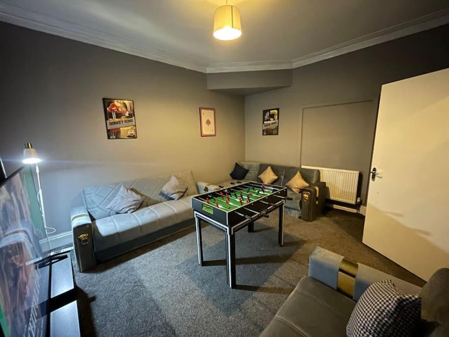 30 Percent Off Weekly Stays - 6 Bedroom House - 11 Beds ブラックプール エクステリア 写真