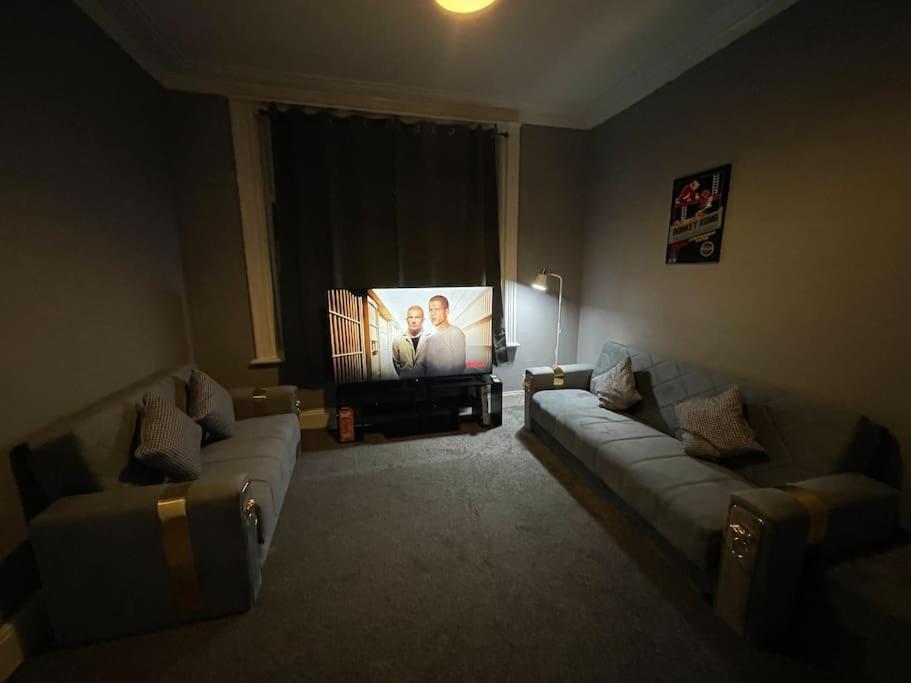 30 Percent Off Weekly Stays - 6 Bedroom House - 11 Beds ブラックプール エクステリア 写真