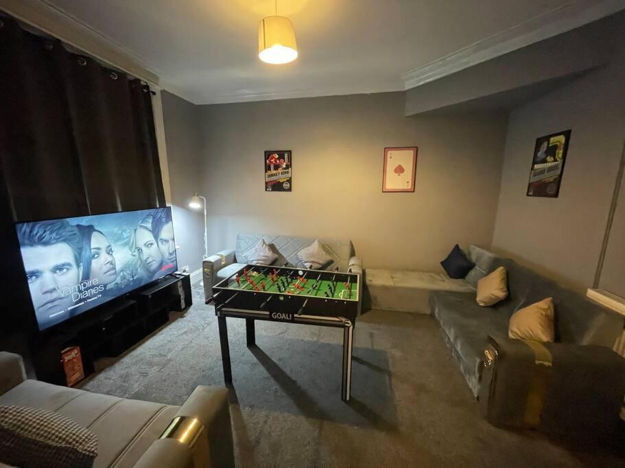 30 Percent Off Weekly Stays - 6 Bedroom House - 11 Beds ブラックプール エクステリア 写真