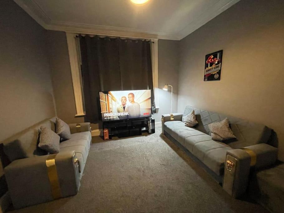 30 Percent Off Weekly Stays - 6 Bedroom House - 11 Beds ブラックプール エクステリア 写真